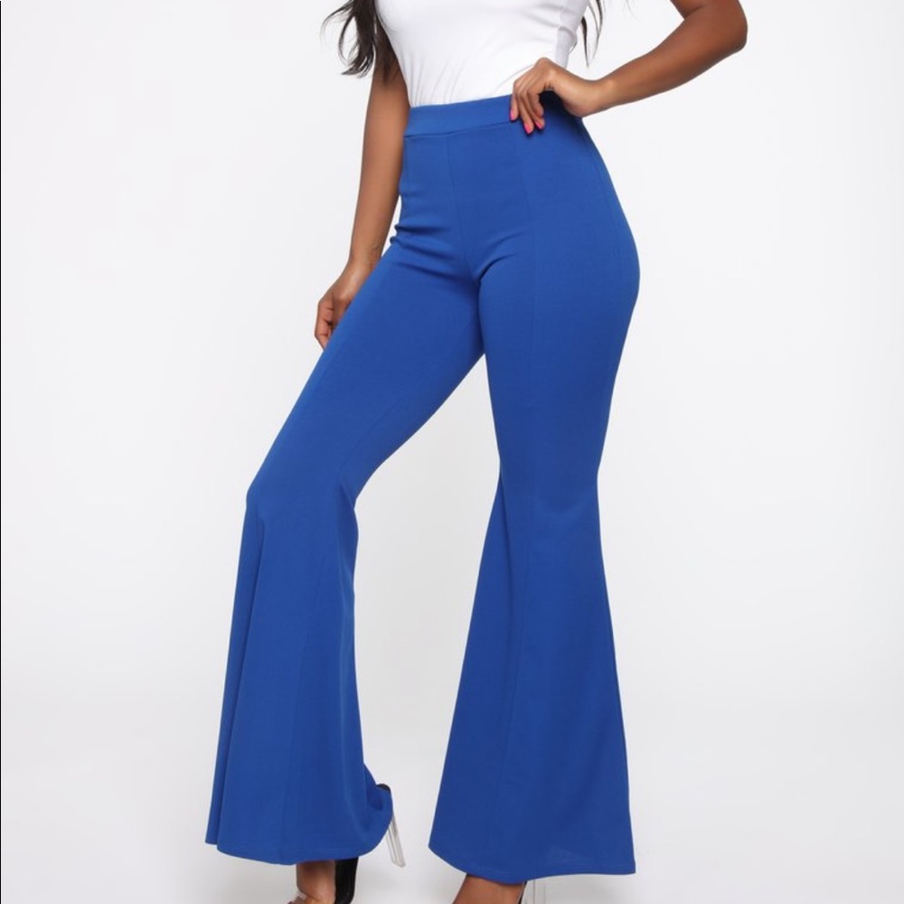 🛍 2 for $35! Blue High Rise Flare Pants Sz M NWT